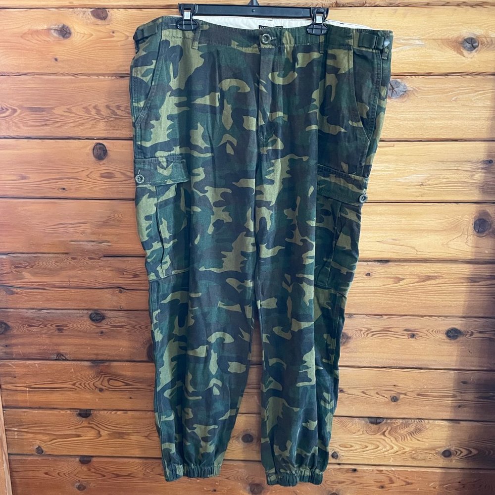 NWT Fashion Nova oversized camouflage pants 2X